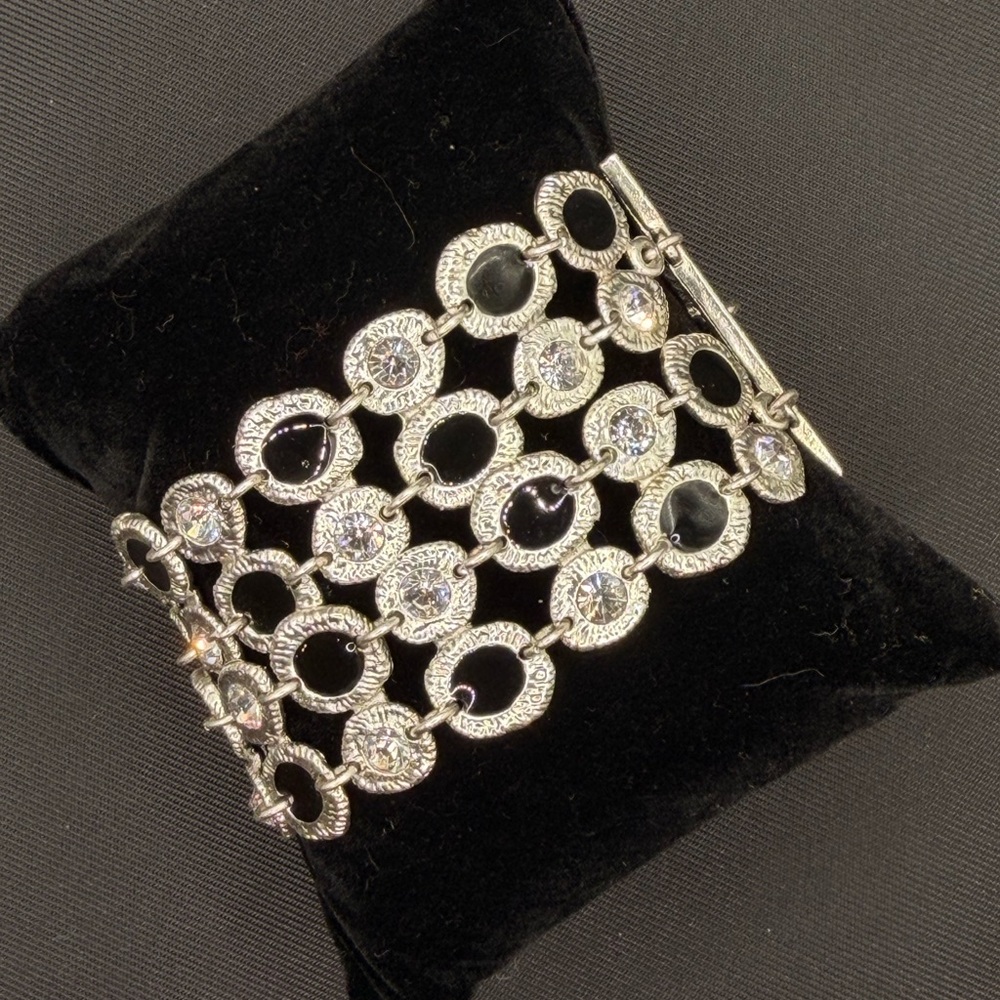 Black Enamel Oval Link CZ Silver Plating Toggle
Bracelet 8"